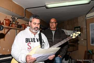 La banda Charcojondo, pregoneros de las fiestas de Lomo Magullo de este año/Antonio Alí.